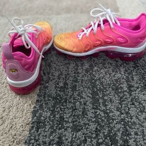 Woman’s Nike Vapor Max Sz 7